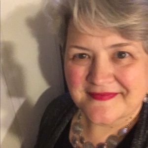 Meet your Posher, Leigh